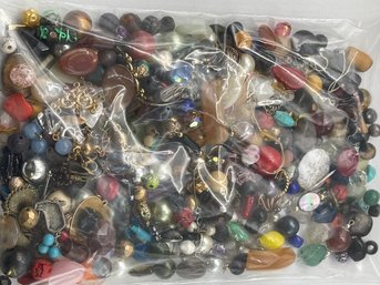 Large Lot Antique/vintage/newer Beads, Crystal, Glass, Stone, Cinnabar, Findings, Snowhill Auctions 120 Lots