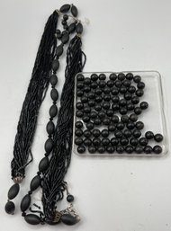 Lot Glass Beads, Round Jet Glass Beads, Broken Necklace,  Snowhill Auctions, Closes 2/8 At 8:15pm ET