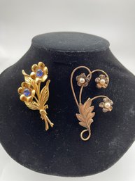 2 Large Vintage Pins/brooches, Large Flower Pins, Coro, Unmarked, Gold Tone, Brass? W Gold Wash, Plastic Gems