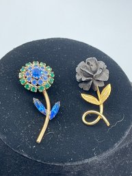 2 Vintage Pins/brooches, Green Blue Glass Rhinestones, D'or 12 KGF, Excellent Condition.