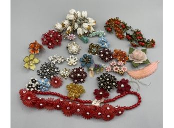 Large Vintage Lot Of Plastic Flowers, Leaves, Parts Of Jewelry, Earrings, For Crafting, Art, Jewelry