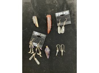 Lot Of Semi Precious Stone Pendants, Crystals, Horns, Amulets, Nice Amethyst