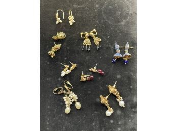 Vintage Lot Of Earrings - Pierced With Posts And Clip Ons- Fashion Earrings - Dangles, Nice Variety