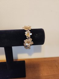 Vintage Mother Of Pearl Flower With Crystal Gem Center Silver Plated Bracelet