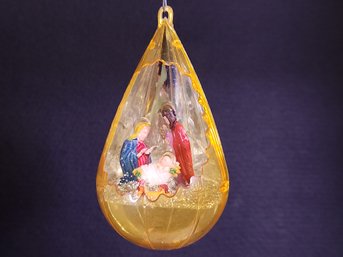 Vintage Jewel Brite Diorama Ornament Nativity Scene Gold Star Jesus