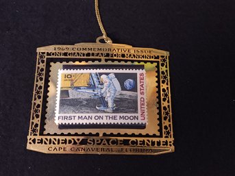 1969 Kennedy Space Center Commemorative Issue One Giant Leap For Mankind Cape Canaveral Fl Stamp Gold Ornament