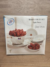Porcelaine De Chine Berry Fruit Set 8 Pieces B.i.a. Cordon Bleu New In Box Vintage