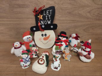 14 Piece Lot Of Snowman Winter Christmas Holiday Decor Decorations Sign Miniatures Tchotchkes Stuffed Plush