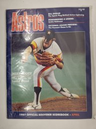 Astros 1987 Official Souvenir Scorebook April Bill Doran Jackie Robinson Mike Scott