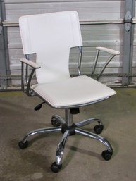 Office Chair In Vinyl And Chrome Finish - White