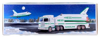 New In Box Vintage Hess Toy Truck And Space Shuttle With Satellite 1999