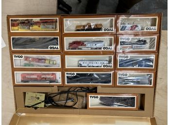 Vintage Tyco Electric Train Set Toy In Box