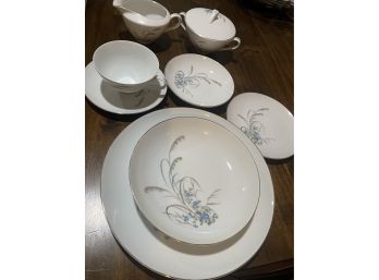 Crest Wood China  Spring Made In Japan. Service For 8