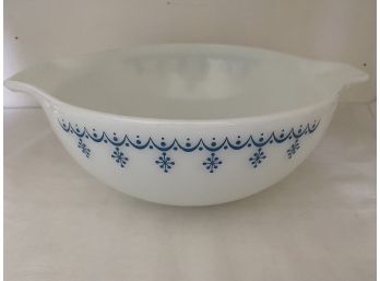 Vintage Pyrex Snowflake Blue Garland Cinderella Bowl