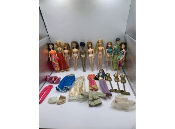 Collection Of 1970s Dawn Dolls And Case