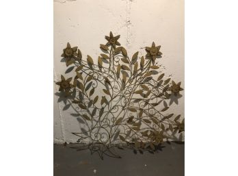Wall Decor With Leaves