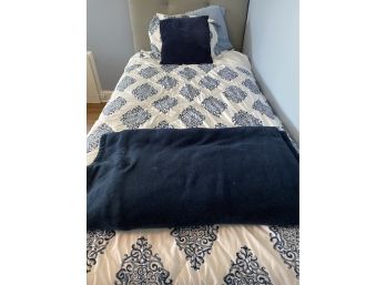Comforter, Sham, Pillow, Blanket