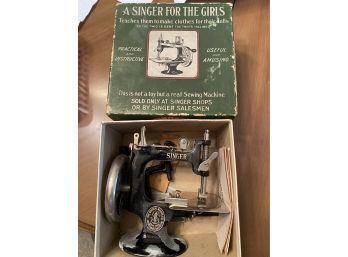 Little Girls Singer Sewing Machine