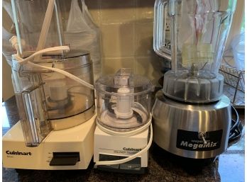 Lot Is 2 Food Processors And Blender
