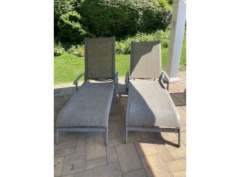2 Loungers