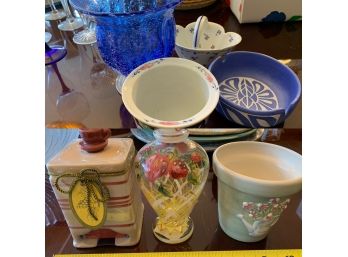 7 -piece Decorative Glassware Lot