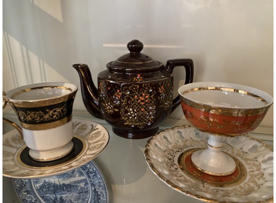Teacups & Teapot