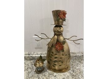 Gold Metal Snowman And Lantern