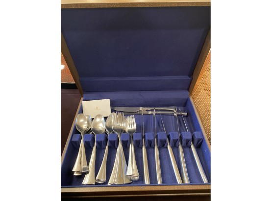 Kate Spade Flatware Set With Case