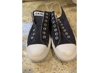 Brand New Mens Converse Sneakers.  Size 9