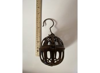 Metal Caged Container Hanger