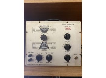 Vintage EICO Signal Generator Model 324 Untested