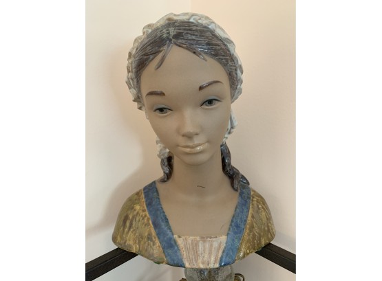 Rare Lladro Bust Of Girl With Bonnet