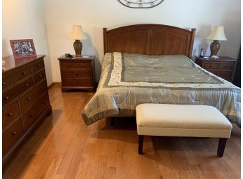 Seven Piece Thomasville Bedroom Set, Includes Linens  Perfect Condition.