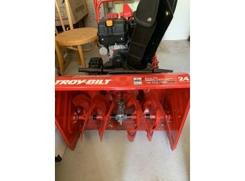 Troy-bilt Snowblower.   Almost New, Used Once