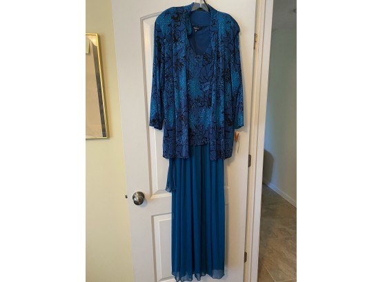 NWT Size 2x Gown