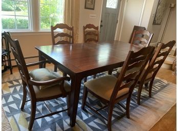 Beautiful Dining Room Table, 6 Chairs, Pads