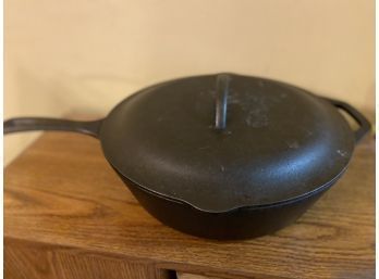 Lodge 12 In Cast Iron Lidded Pan