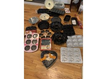 Large Lot Of Baking Supplies (lot A)