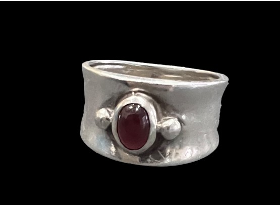 Sterling Silver Wide Band Ring Garnet Surrounding With Silver Beads Size 7