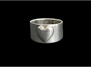 Sterling Silver Raised Heart Band Ring Size 6.5 Mark Illegible
