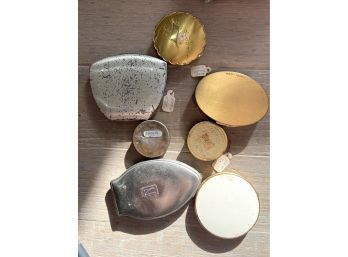 Vintage Lot Of Compacts