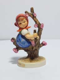Hummel Figurine'Apple Tree Girl'