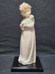 10' Nao Porcelain Figurine Of Girl With Doll