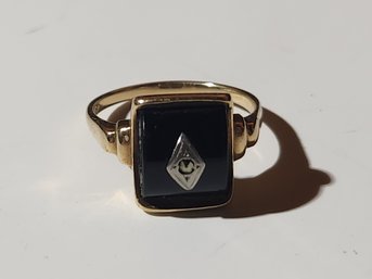 10 Karat Gold Ring With Onyx And Diamond 6 1/4