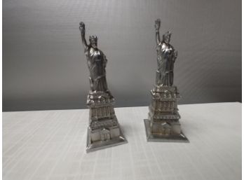 Pair Of Chrome Over White Metal Statue Of Liberty Salt And Pepper Shakers