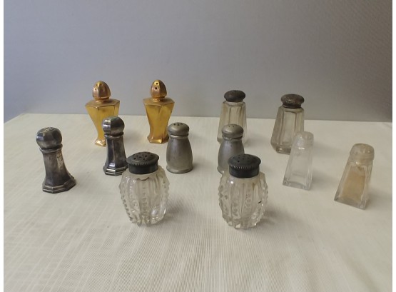 6 Pair Of Antique And Vintage Salt And Pepper Shakers