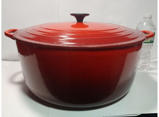 Le Creuset Number 34 Round Dutch Oven