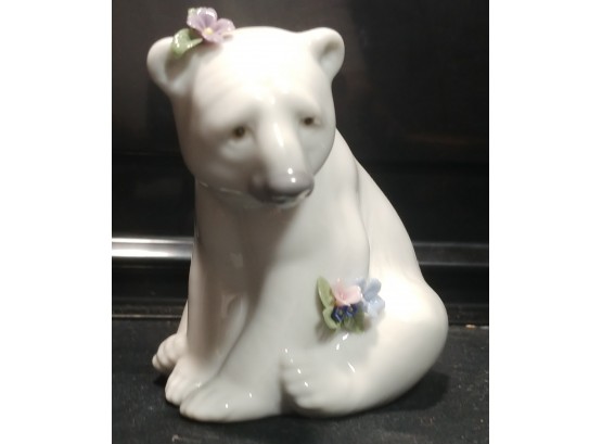 Lladro Porcelain Polar Bear With Flowers