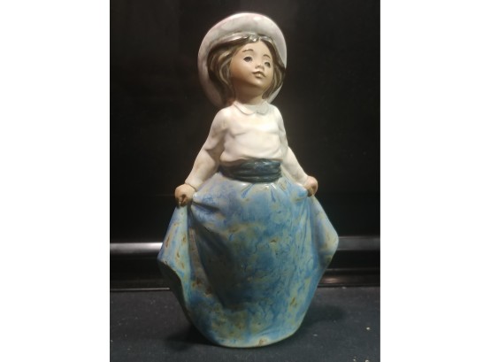 Nao Figurine Of Young Woman