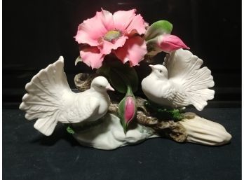 Capodimonte Porcelain Figurine Of Doves On Branch On Opposing Sides Of Flowers